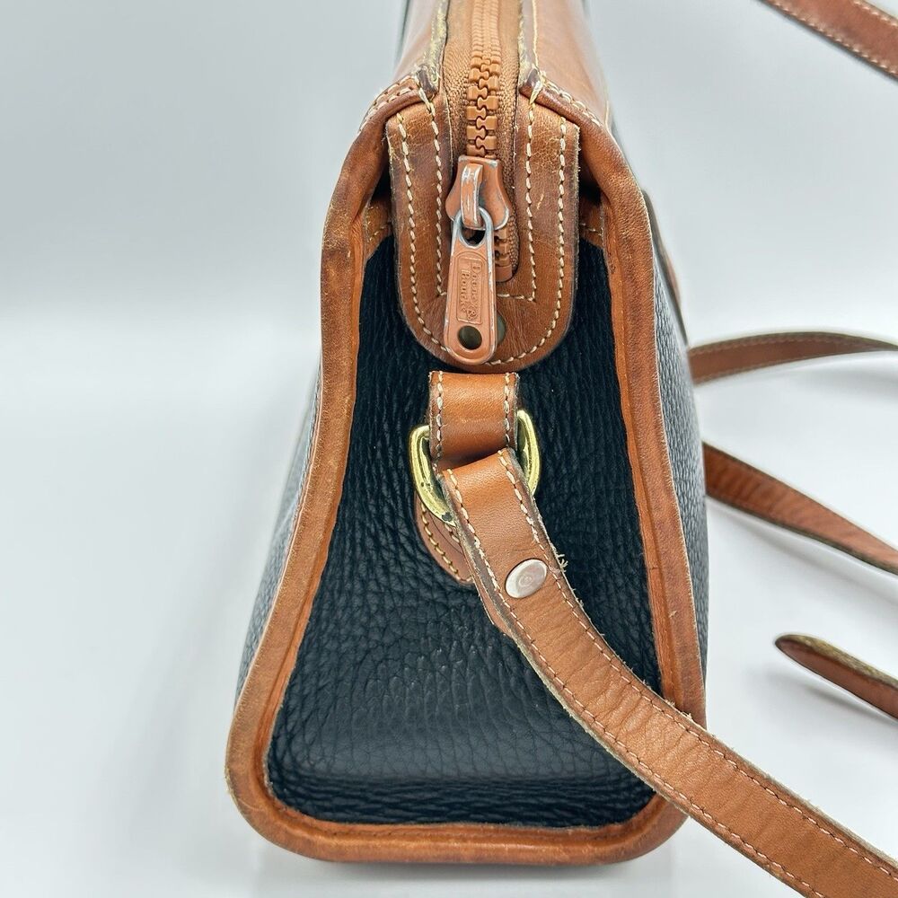 VTG Dooney & Bourke Crossbody Purse Pebbled Black & Tan Smooth Leather Footed - Picture 6 of 13